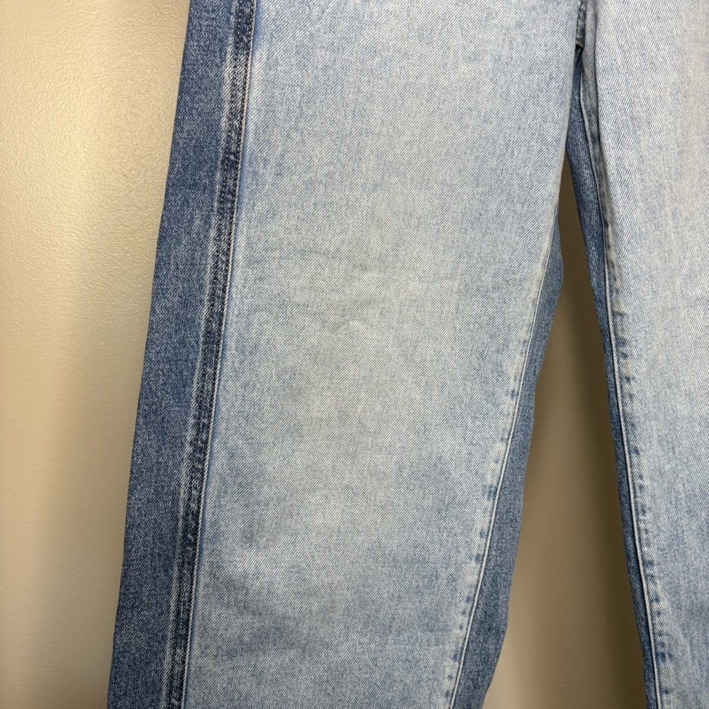 Universal Thread Classic Blue Jeans - Picture 4 of 9